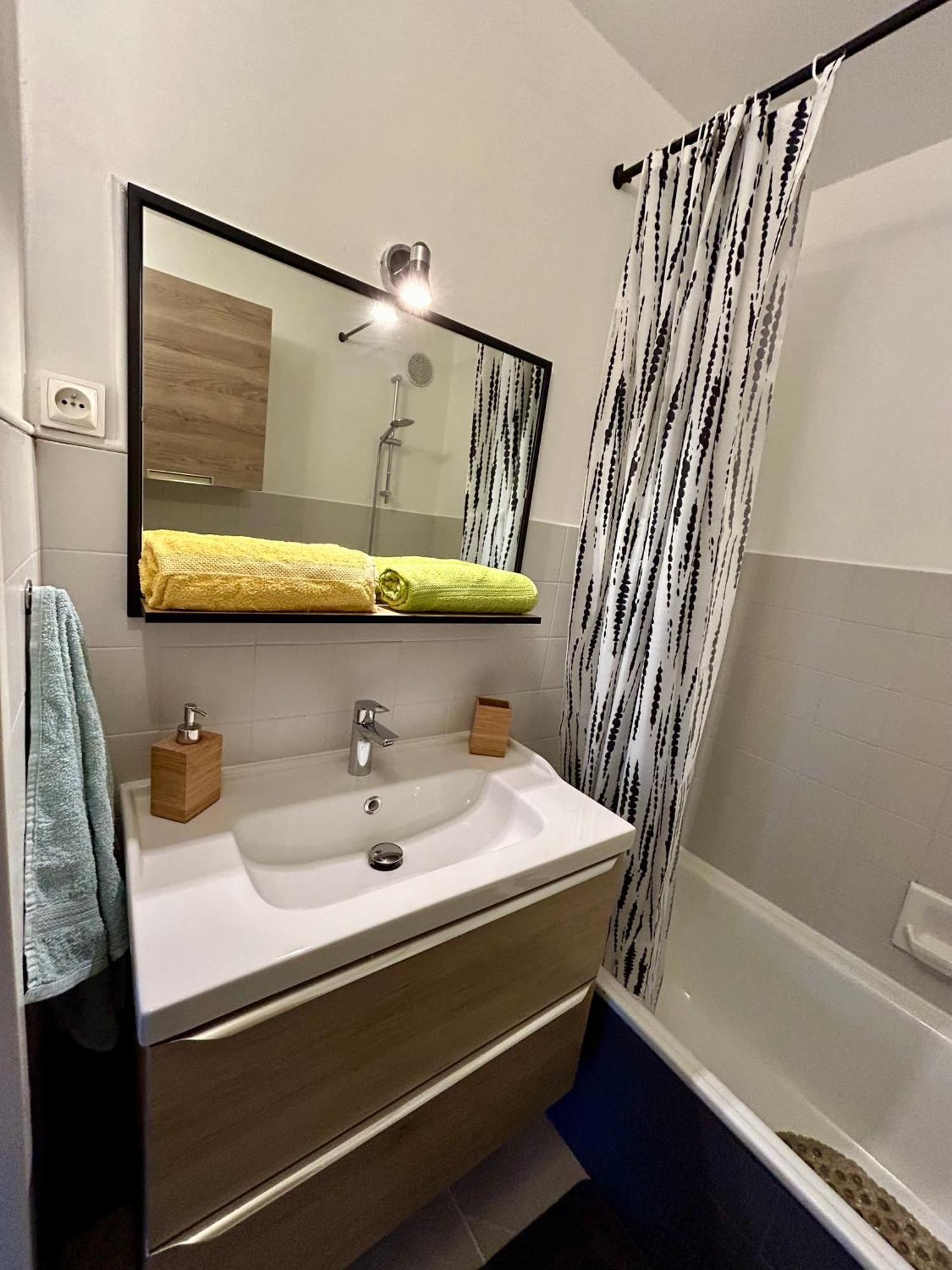 Cocoon Vue Mer ☆ En Face Du Port De Golfe-Juan ☆ Dış mekan fotoğraf